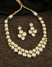 Explore the Collection of Kundan Set Designs Online For Women 